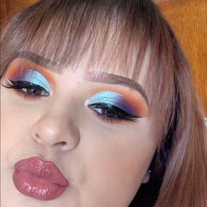 Meet your Posher, Antonia